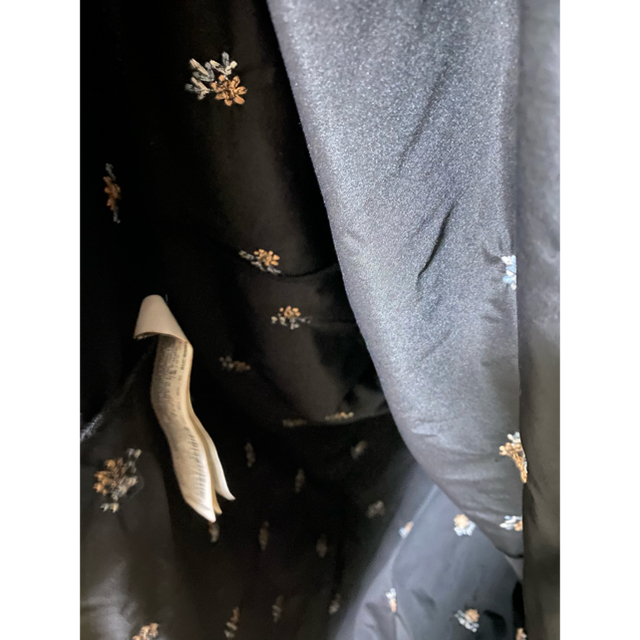 ZARA(ザラ)のZARA 花柄刺繍　ロングワンピース レディースのワンピース(ロングワンピース/マキシワンピース)の商品写真