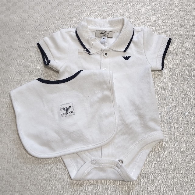 ARMANI  BABY  ロンパース & スタイ セット 1M