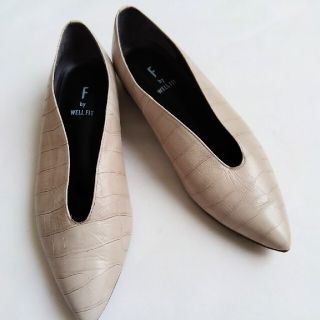 ダイアナ ローヒールパンプスの通販 400点以上 | DIANAを買うならラクマ