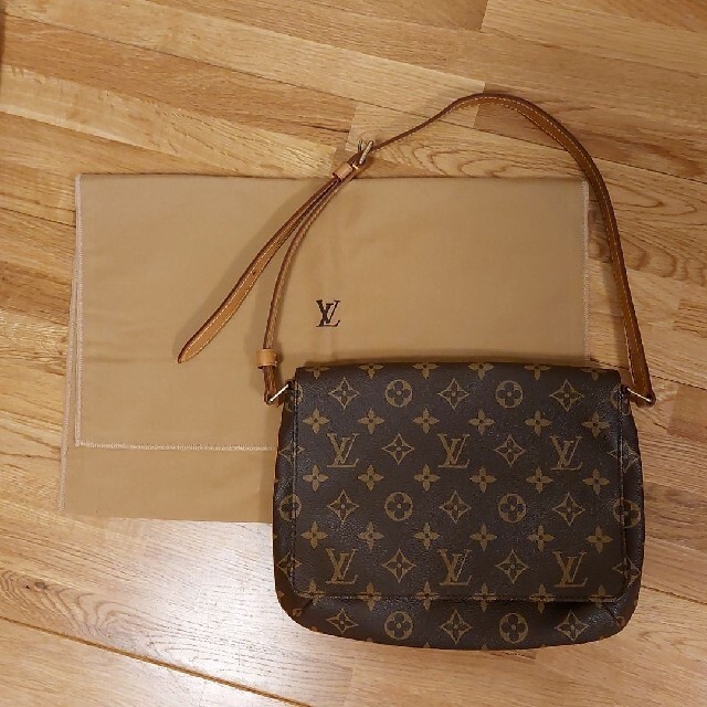 LOUIS VUITTON(ルイヴィトン)のルイヴィトン　ミュゼットタンゴ　箱、袋つき レディースのバッグ(ショルダーバッグ)の商品写真