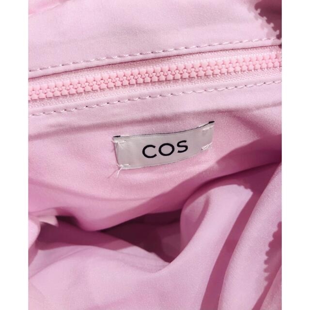 COS(コス)の新品美品！COSリサイクルミニキルティングバッグ(ピンク) レディースのバッグ(ハンドバッグ)の商品写真