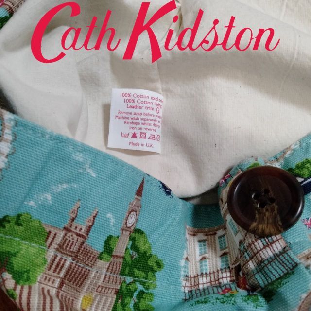 Cath Kidston(キャスキッドソン)の新品 UK製 キャスキッドソン ボタンバッグ ロンドンブルー レディースのバッグ(メッセンジャーバッグ)の商品写真