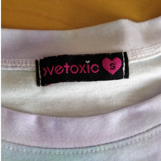 lovetoxic(ラブトキシック)のLovetoxic　Ｔシャツ レディースのトップス(Tシャツ(半袖/袖なし))の商品写真