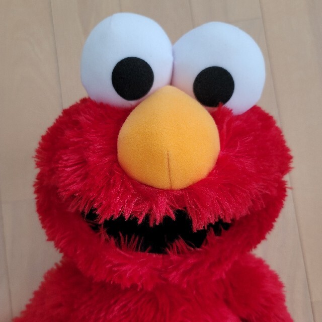 SESAME STREET(セサミストリート)のセサミストリート　エルモ　特大ぬいぐるみ エンタメ/ホビーのおもちゃ/ぬいぐるみ(ぬいぐるみ)の商品写真