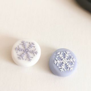 Switch　スティックカバー　2個セット　雪の結晶　紫　アナ雪(その他)