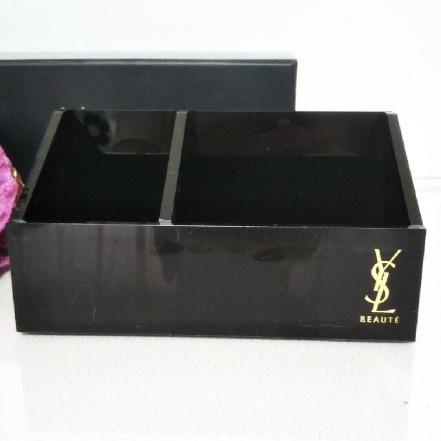 Yves Saint Laurent Beaute(イヴサンローランボーテ)の【YSL】新品イヴサンローラン   ノベルティ コスメ/美容のメイク道具/ケアグッズ(メイクボックス)の商品写真