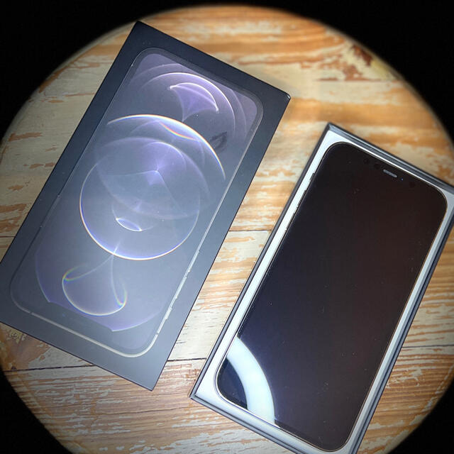 Apple(アップル)のiPhone 12pro 256GB グラファイト 新品ケース/保護ガラス付き スマホ/家電/カメラのスマートフォン/携帯電話(スマートフォン本体)の商品写真