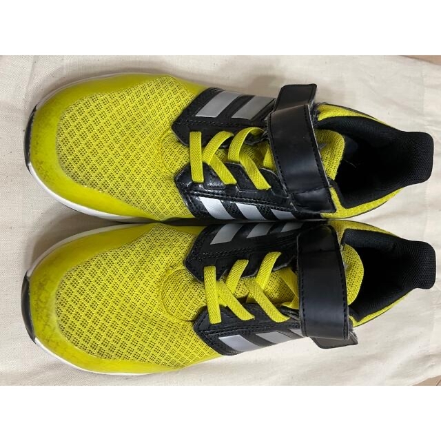 adidas(アディダス)の【美品】adidas シューズ 22.0cm キッズ/ベビー/マタニティのキッズ靴/シューズ(15cm~)(スニーカー)の商品写真