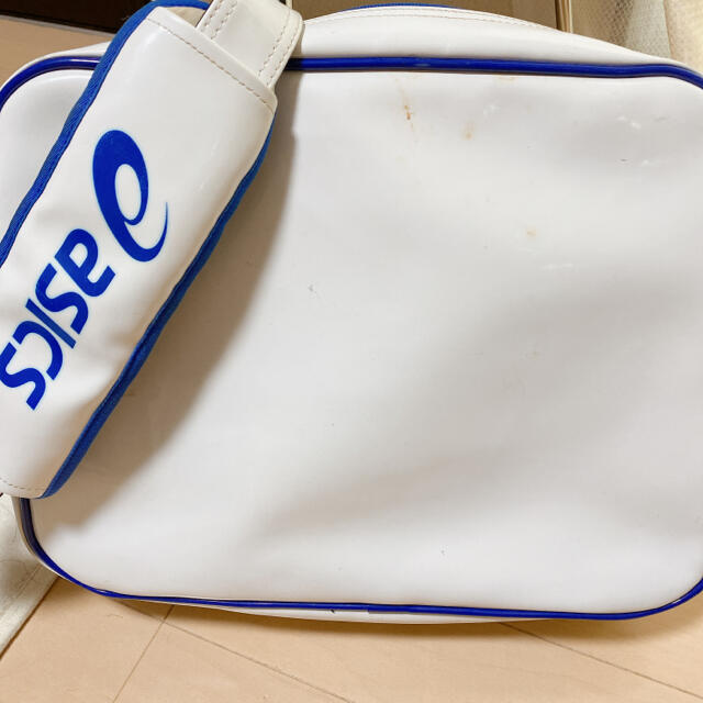 asics(アシックス)のasics エナメル スポーツバッグ 非売品 メンズのバッグ(ショルダーバッグ)の商品写真
