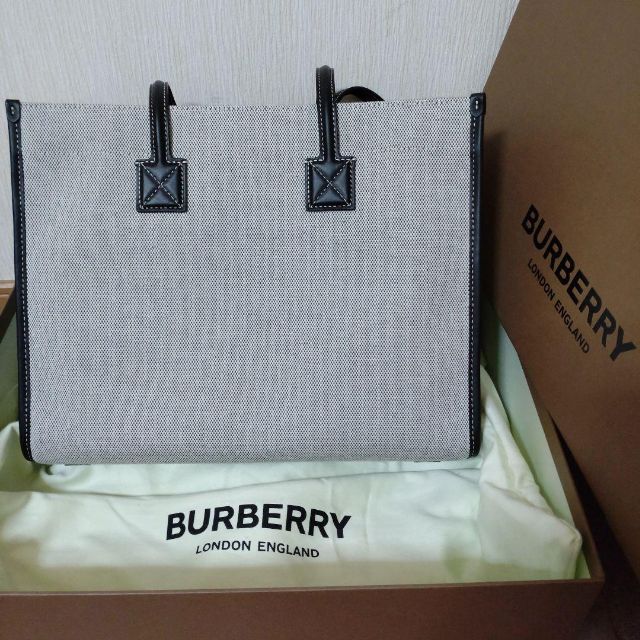 BURBERRY - 【BURBERRY】 ツートン キャンバス＆レザー フレヤトートの通販 by すぎやま's shop｜バーバリーならラクマ