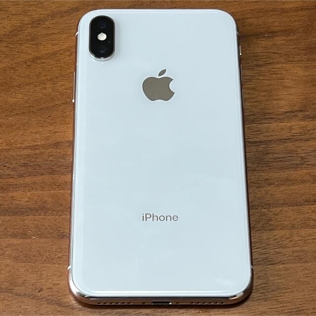 iPhone(アイフォーン)のiPhone X 256GB シルバー スマホ/家電/カメラのスマートフォン/携帯電話(スマートフォン本体)の商品写真