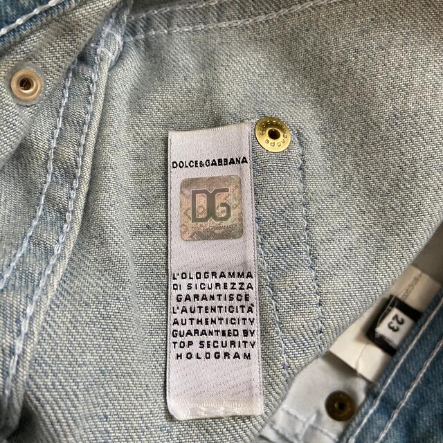 D&G(ディーアンドジー)のD&G 美品　ロゴパッチ　膝下ジーンズ レディースのパンツ(デニム/ジーンズ)の商品写真