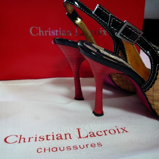 Christian Lacroix(クリスチャンラクロワ)のクリスチャンラクロワ　バックストラップパンプス　ベージュ　メッシュレザー レディースの靴/シューズ(ハイヒール/パンプス)の商品写真