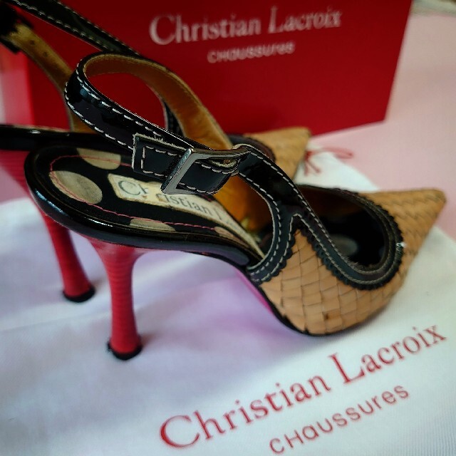 Christian Lacroix(クリスチャンラクロワ)のクリスチャンラクロワ　バックストラップパンプス　ベージュ　メッシュレザー レディースの靴/シューズ(ハイヒール/パンプス)の商品写真