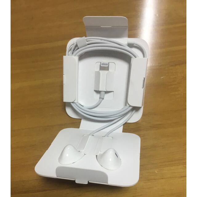 iPhone(アイフォーン)のiPhone 純正イヤホン アップル スマホ/家電/カメラのオーディオ機器(ヘッドフォン/イヤフォン)の商品写真