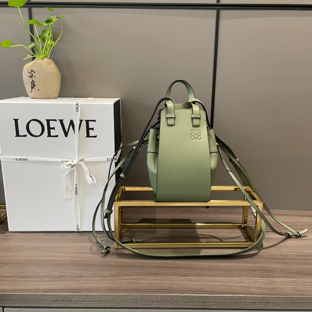 LOEWE - ❣️【新品同様美品‼️】ロエベハンモックミニの通販 by Jent&