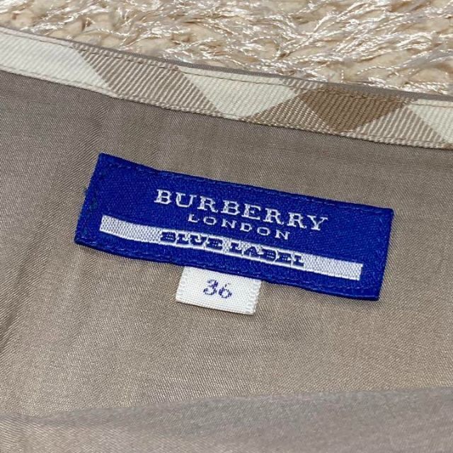BURBERRY BLUE LABEL(バーバリーブルーレーベル)のバーバリーブルーレーベル♡フレア スカート Aライン ひさ上丈  ベージュ 36 レディースのスカート(ひざ丈スカート)の商品写真