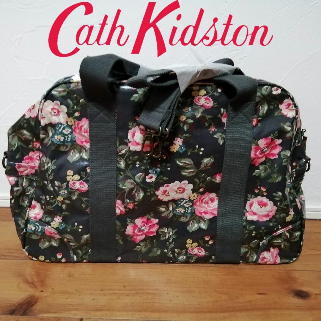 Cath Kidston(キャスキッドソン)の【新品】 キャスキッドソン ホリデーバッグ ウインターメドチャコール レディースのバッグ(ボストンバッグ)の商品写真