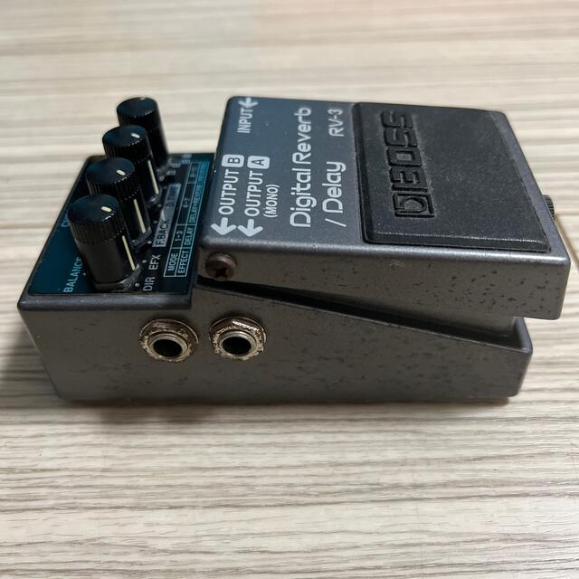 BOSS(ボス)の【10月限定価格】 BOSS RV-3 デジタルリバーブ/ディレイ 楽器のギター(エフェクター)の商品写真