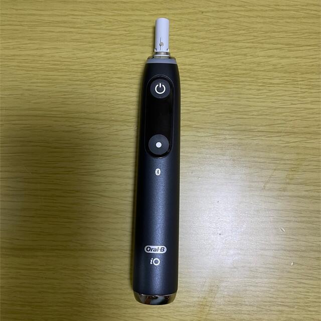 BRAUN(ブラウン)の【美品】BRAUN Oral-B io9 ブラシなし スマホ/家電/カメラの美容/健康(電動歯ブラシ)の商品写真