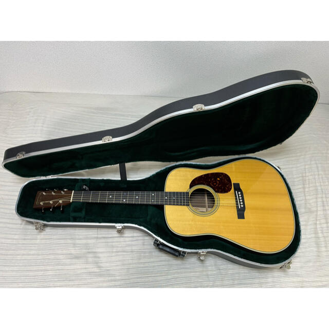 Martin  D-28 standard