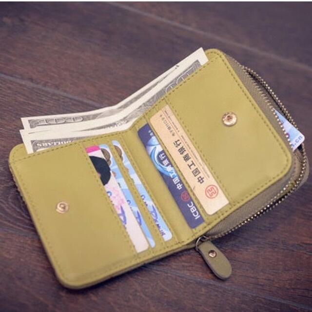 人気！ 二つ折り財布 ステッチ柄 コンパクト 財布 ミニ財布 カーキ レディースのファッション小物(財布)の商品写真