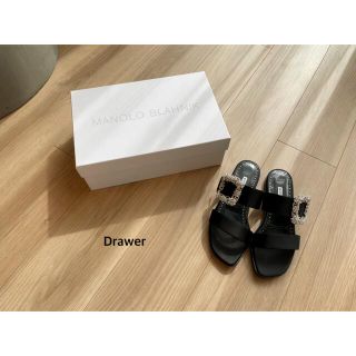 ドゥロワー(Drawer)のDrawer マノロブラニクサテンビジューサンダル　黒　36(サンダル)