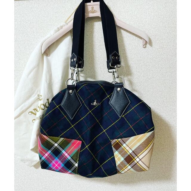 Vivienne Westwood(ヴィヴィアンウエストウッド)の極美品3way VivienneWestwood 大容量/機能的ヤスミンバッグ レディースのバッグ(ハンドバッグ)の商品写真