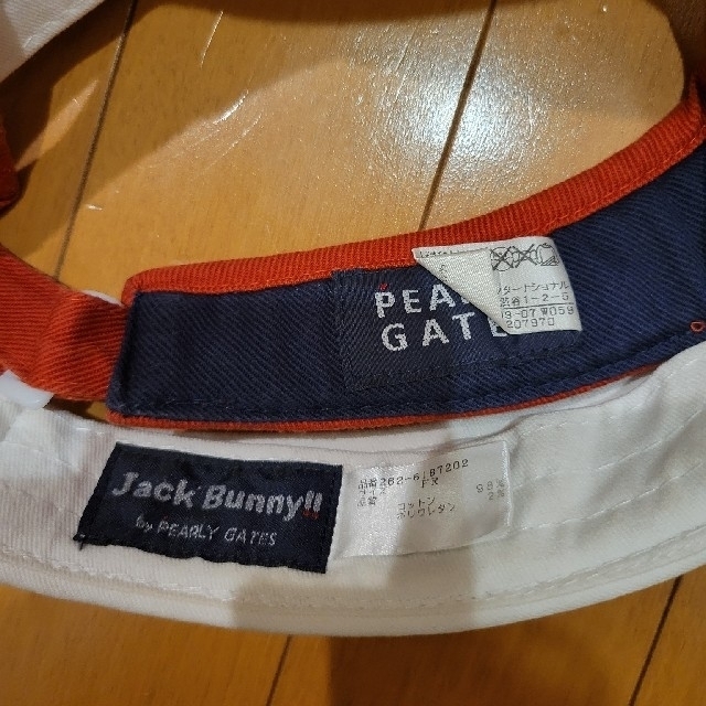 PEARLY GATES(パーリーゲイツ)のリアンママ様専用！ジャックバーニー　サンバイザー　２つセット スポーツ/アウトドアのゴルフ(その他)の商品写真