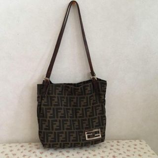 フェンディ(FENDI)の★フェンディ ナイロンショルダーバッグ★(ショルダーバッグ)