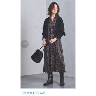 ユナイテッドアローズ(UNITED ARROWS)のユナイテッドアローズ  UWSC Vネック ショート カーディガン 黒(カーディガン)