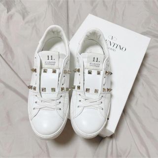 ヴァレンティノ(VALENTINO)の箱と付属品付き！ヴァレンティノアンタイトルスニーカー(スニーカー)