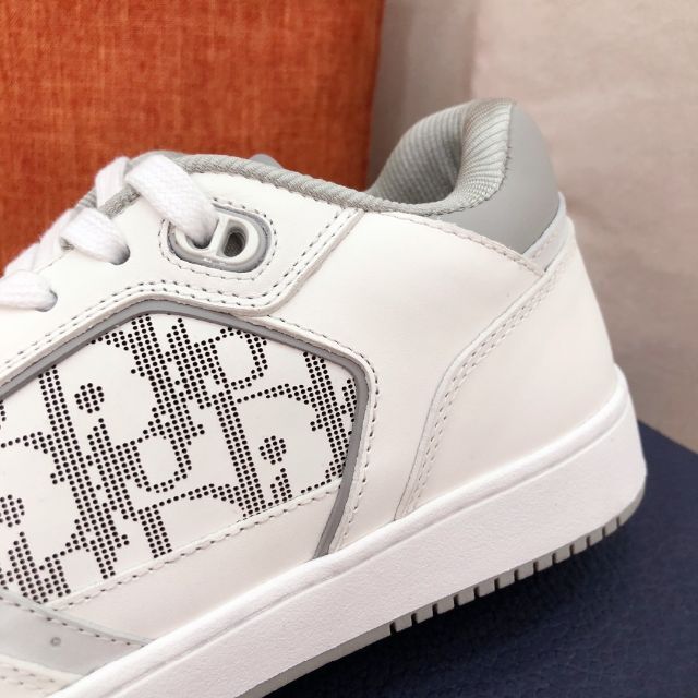 ってお Dior スニーカーの通販 by fortun5857's shop|ディオールなら