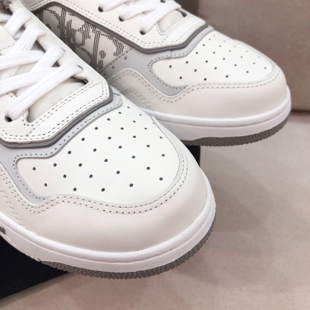 ってお Dior スニーカーの通販 by fortun5857's shop|ディオールなら
