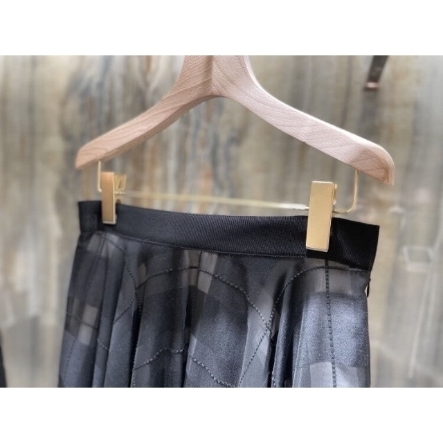 M-premier(エムプルミエ)の加藤綾子着用❤︎チェック柄シースルーフレアスカート レディースのスカート(ロングスカート)の商品写真