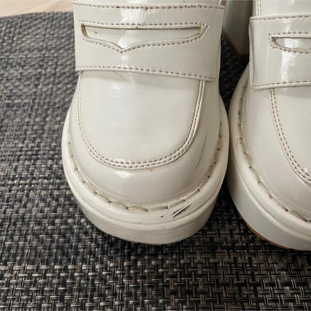 クラッセ　厚底　ローファー　白　Mサイズ レディースの靴/シューズ(ローファー/革靴)の商品写真