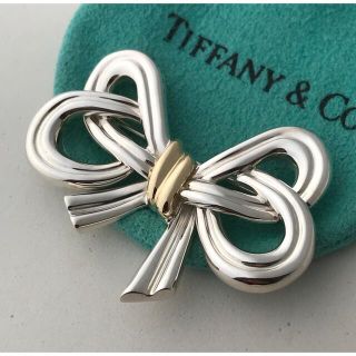 ティファニー(Tiffany & Co.)のTiffany リボンモチーフブローチ希少美品(ブローチ/コサージュ)