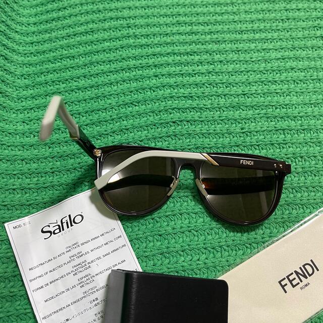 FENDI - 新品未使用 FENDI ストライプレンズ アビエイターサングラスの
