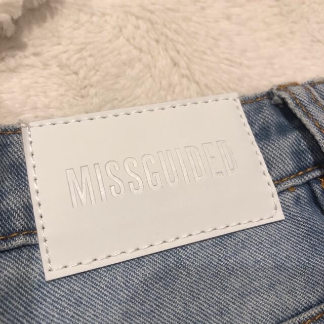 MISSGUIDED(ミスガイデッド)のサイズ詳細アリ 新品イギリス発misguided ハイウエストストレートジーンズ レディースのパンツ(デニム/ジーンズ)の商品写真