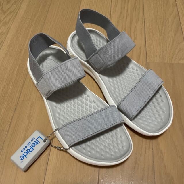 crocs(クロックス)の未使用 クロックス ライトライド サンダル ウィメン W6  レディースの靴/シューズ(サンダル)の商品写真