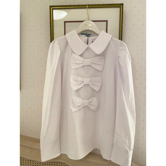 épine(エピヌ)のepine エピヌ big ribbon puff blouse white レディースのトップス(シャツ/ブラウス(長袖/七分))の商品写真