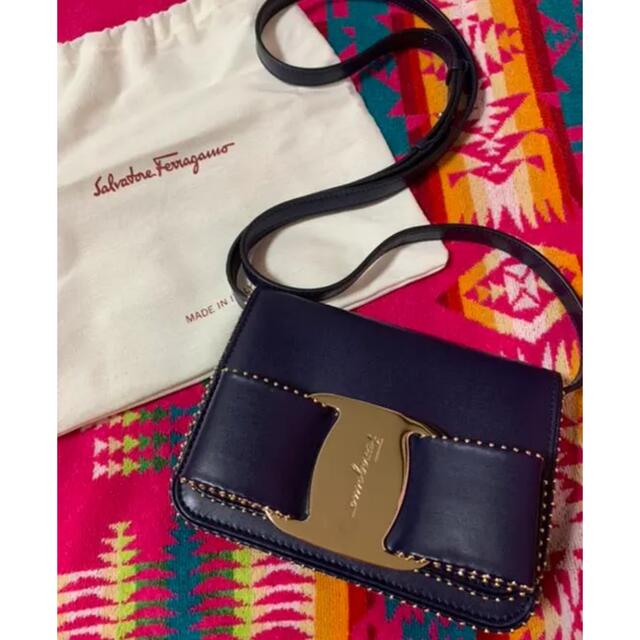全国総量無料で Salvatore Ferragamo - フェラガモ ショルダーバッグ