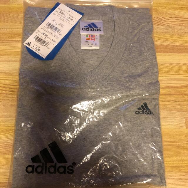 adidas(アディダス)のadidas VネックTシャツ　Oサイズ メンズのトップス(Tシャツ/カットソー(半袖/袖なし))の商品写真