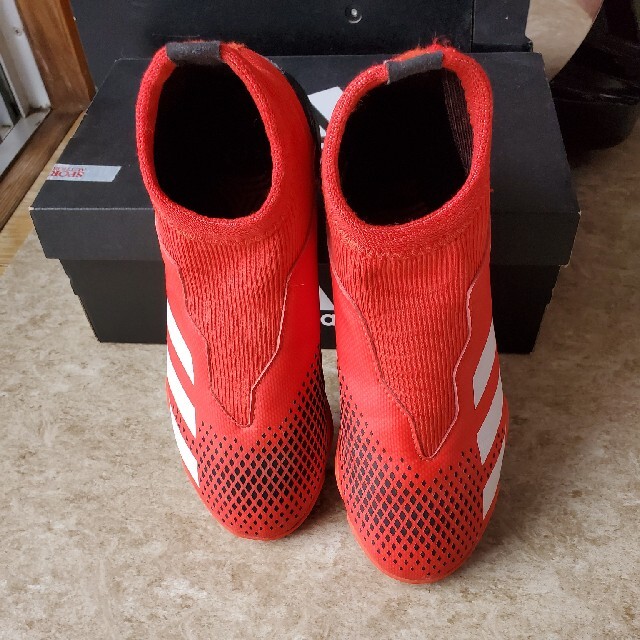 adidas プレデター20.3紐無し