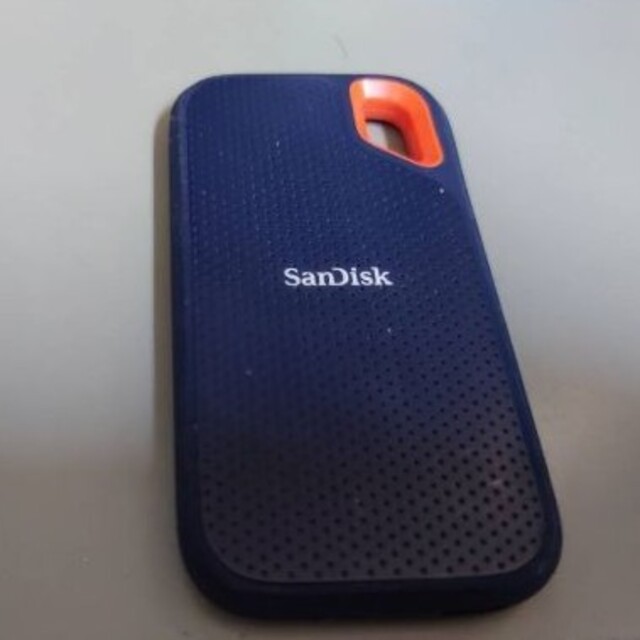 SanDisk(サンディスク)の中古 Sandisk Extreme ポータブルSSD 2TB スマホ/家電/カメラのPC/タブレット(PC周辺機器)の商品写真