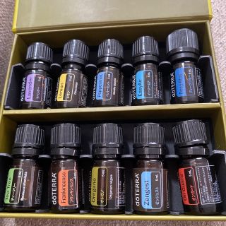 ドテラ(doTERRA)のドテラファミリーエッセンシャルキット(アロマオイル)