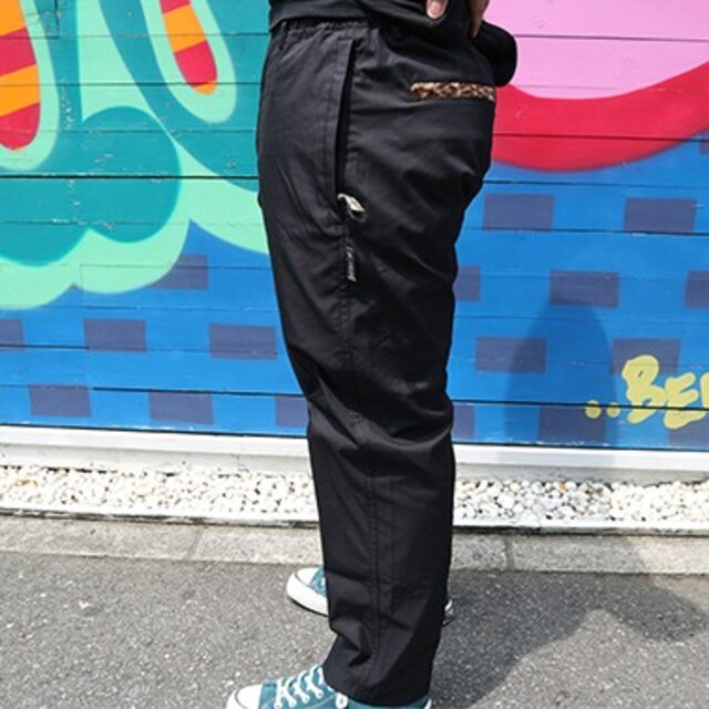 DENHAM(デンハム)のDENHAM デンハム LEOPARD BLK PANTS レオパードパンツ メンズのパンツ(その他)の商品写真