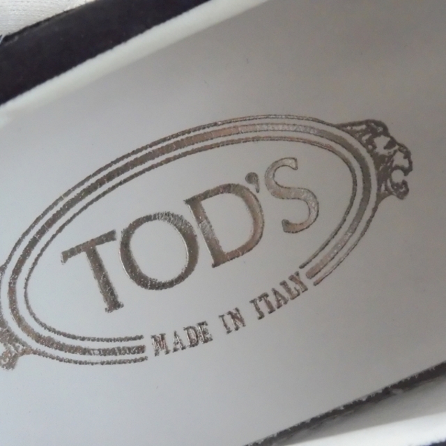 TOD'S(トッズ)のTOD'S トッズ スニーカー 1点 ブラック系 37.5 AY2301C レディースの靴/シューズ(スニーカー)の商品写真