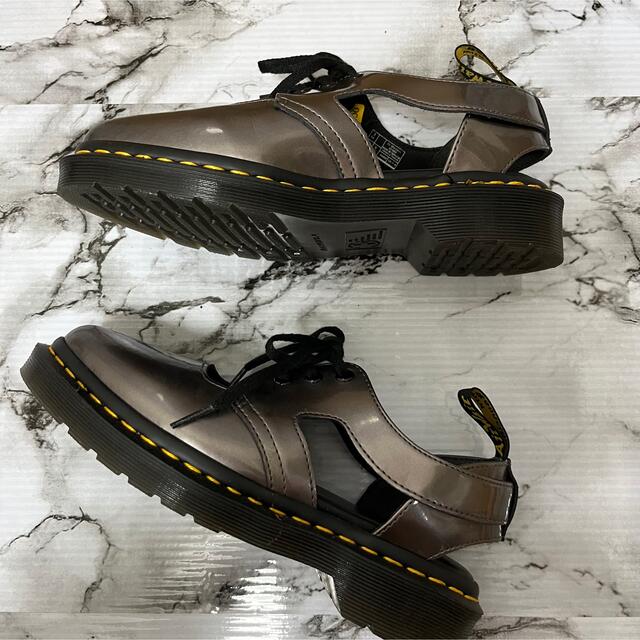 美品 Dr.Martens ドクターマーチン GENNA サンダル 3ホール