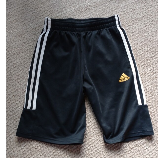 adidas(アディダス)のアディダス まとめ買い キッズ/ベビー/マタニティのキッズ服男の子用(90cm~)(ジャケット/上着)の商品写真